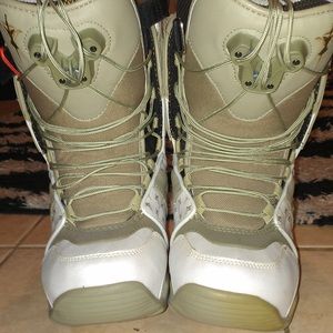 Women’s Nitro snowboard boots